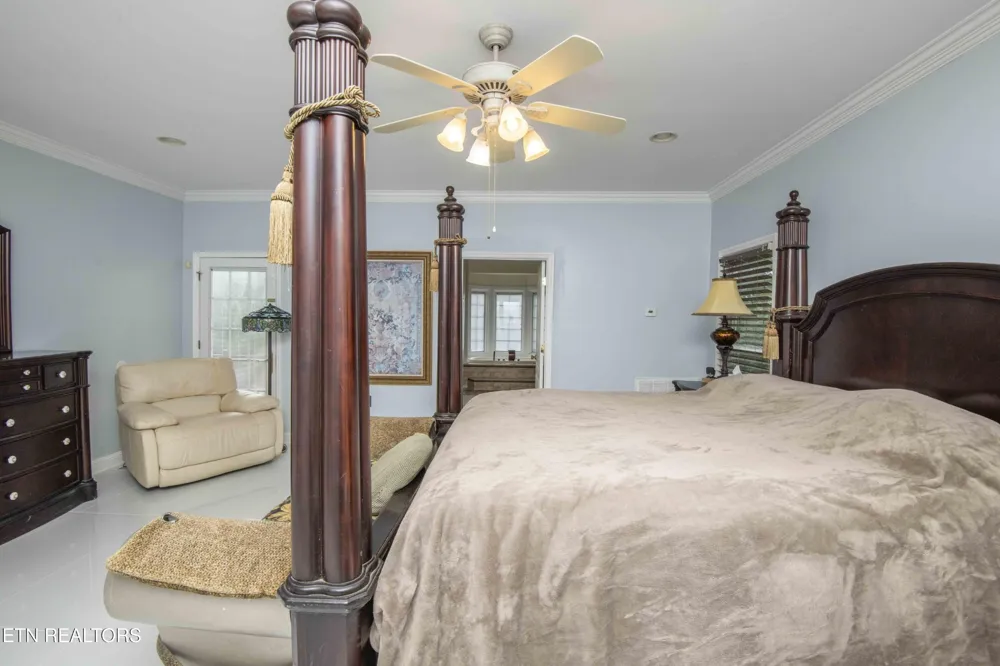 799 Twin Hills Lane Jacksboro, TN 37757