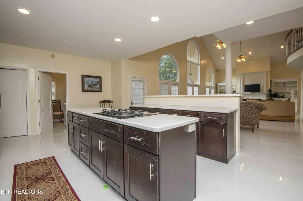 799 Twin Hills Lane Jacksboro, TN 37757