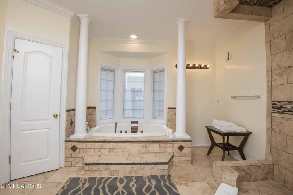 799 Twin Hills Lane Jacksboro, TN 37757