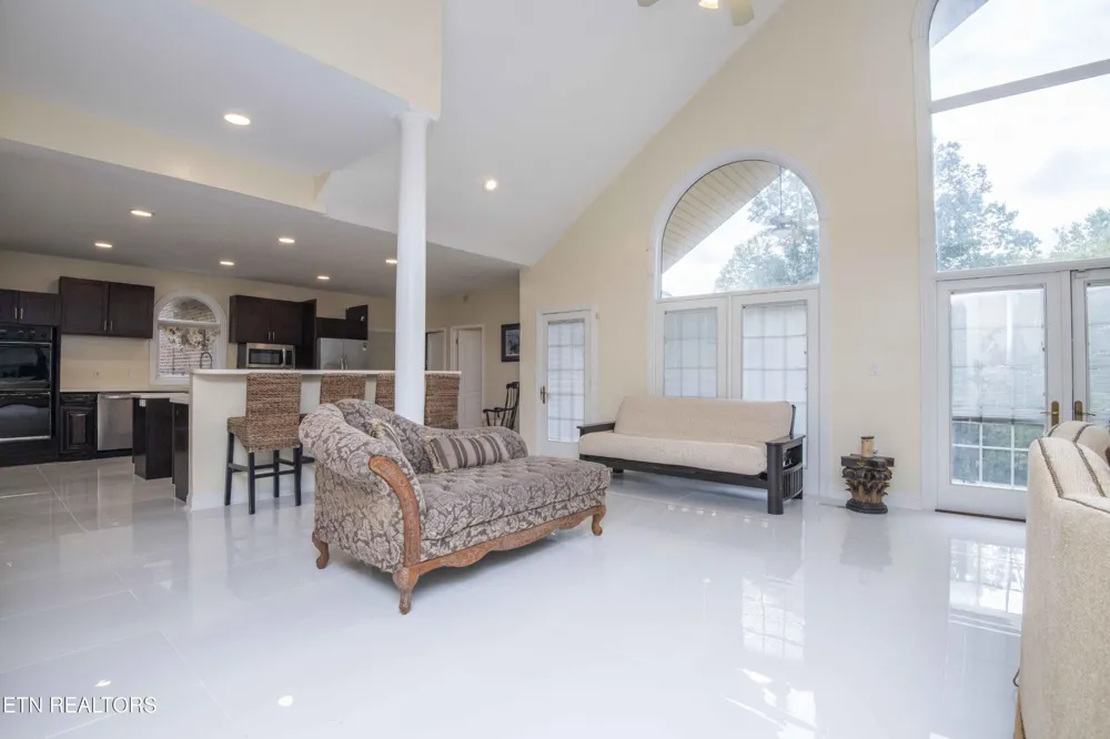 799 Twin Hills Lane Jacksboro, TN 37757