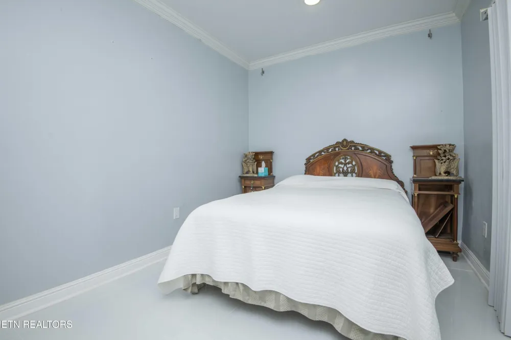 799 Twin Hills Lane Jacksboro, TN 37757