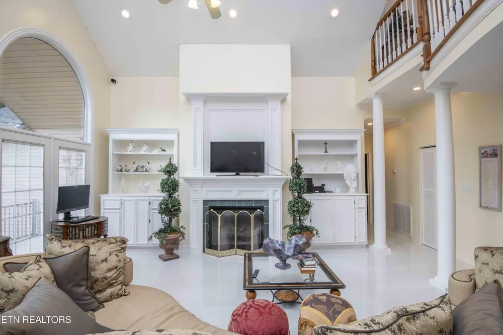 799 Twin Hills Lane Jacksboro, TN 37757