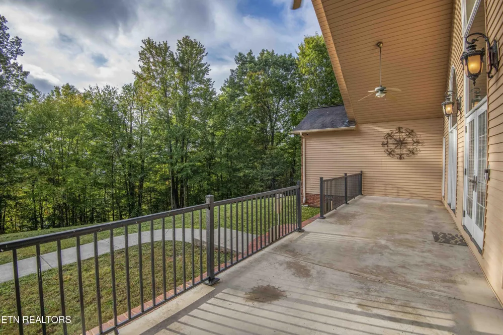 799 Twin Hills Lane Jacksboro, TN 37757