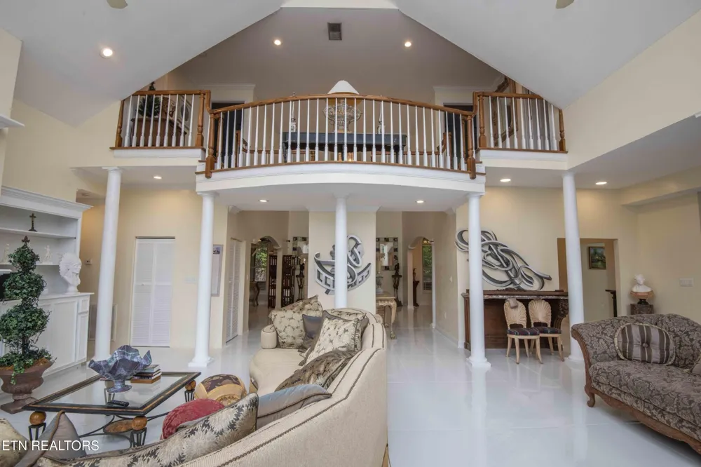 799 Twin Hills Lane Jacksboro, TN 37757