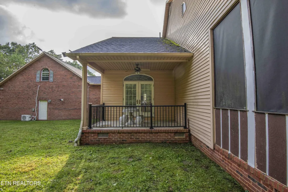 799 Twin Hills Lane Jacksboro, TN 37757