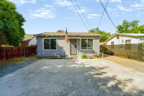 5203 W Mission Avenue