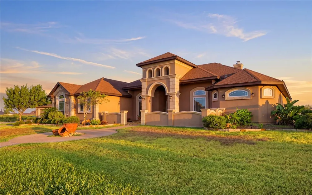 8401 Lago Vista Drive Corpus Christi, TX 78414