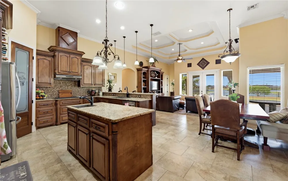 8401 Lago Vista Drive Corpus Christi, TX 78414