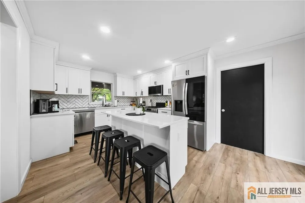 32 Lebed Drive Franklin, NJ 08873