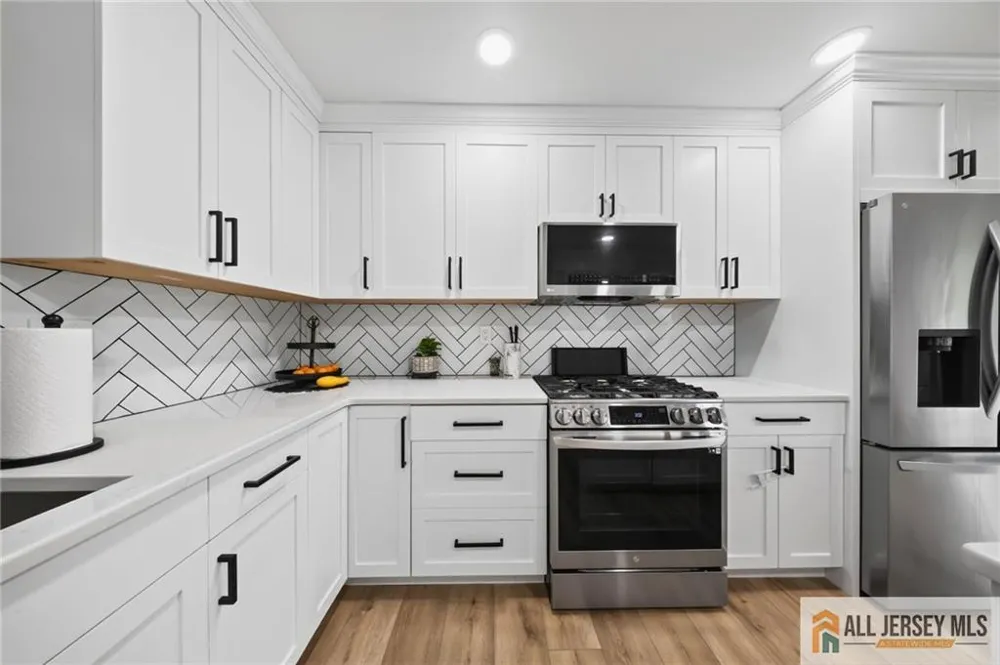 32 Lebed Drive Franklin, NJ 08873
