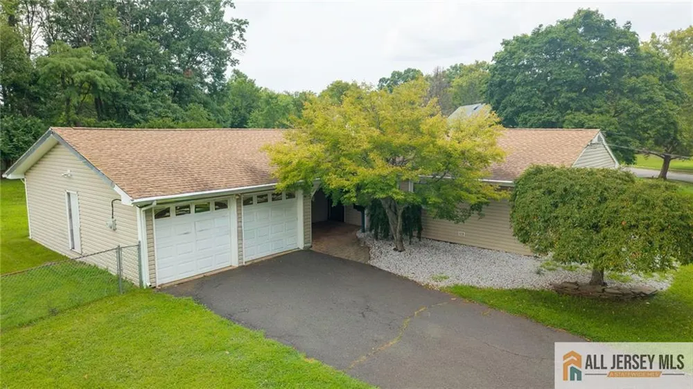 32 Lebed Drive Franklin, NJ 08873