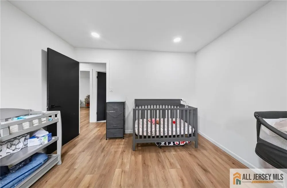 32 Lebed Drive Franklin, NJ 08873