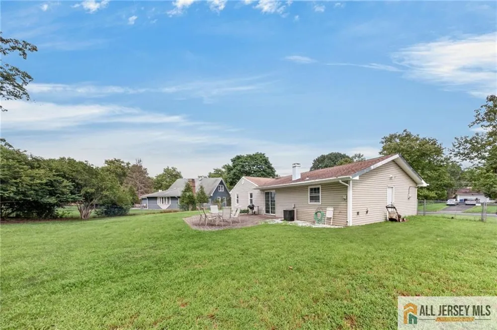 32 Lebed Drive Franklin, NJ 08873