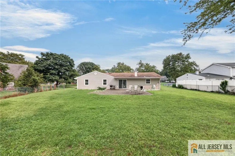 32 Lebed Drive Franklin, NJ 08873