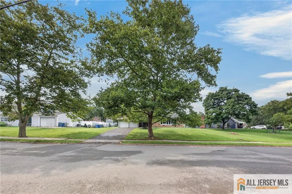32 Lebed Drive Franklin, NJ 08873