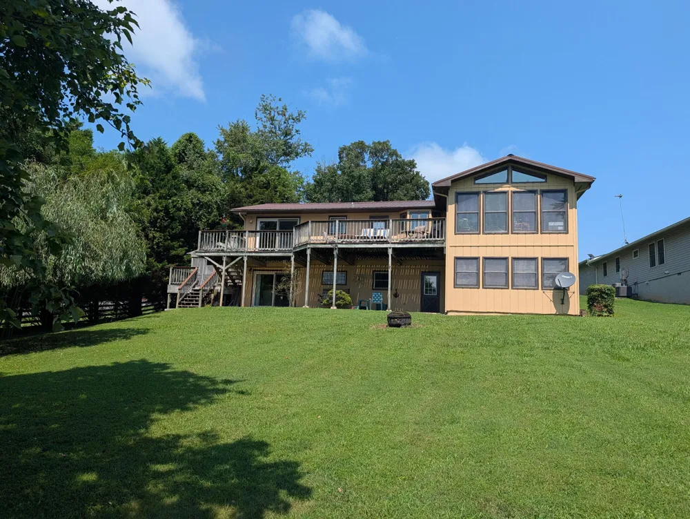 300 Lake Forest Lane Spring City, TN 37381