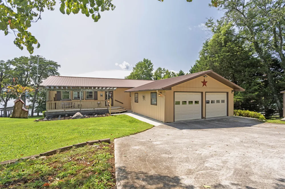 300 Lake Forest Lane Spring City, TN 37381