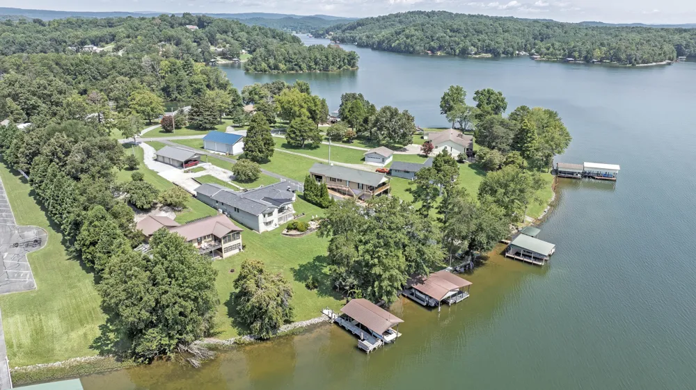 300 Lake Forest Lane Spring City, TN 37381