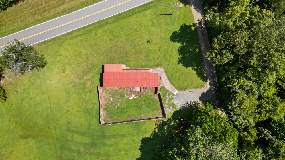 1430 Snyder Loop Graysville, TN 37338
