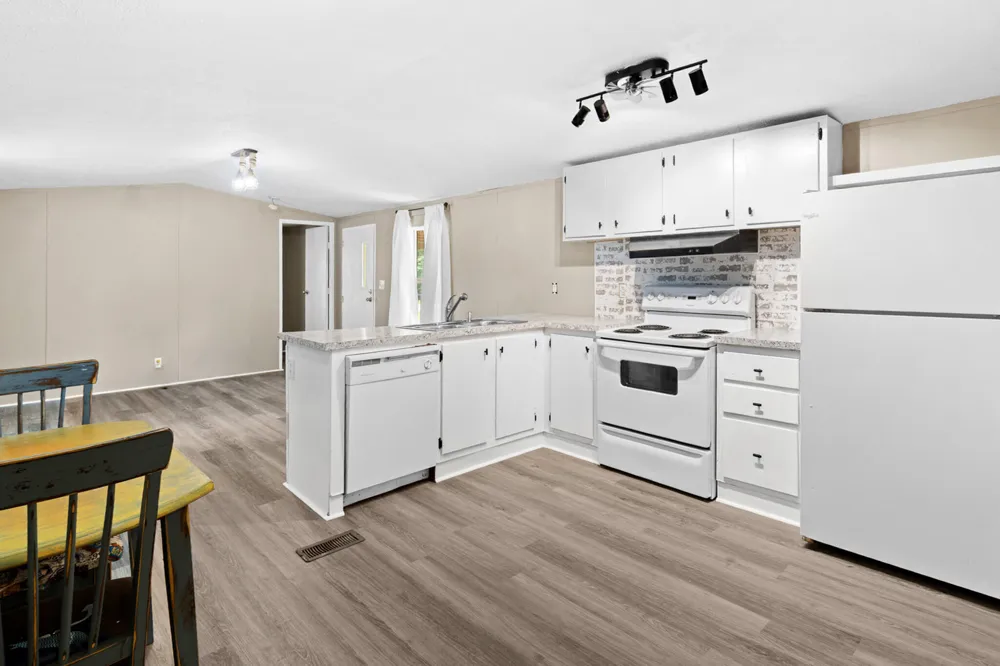 1430 Snyder Loop Graysville, TN 37338