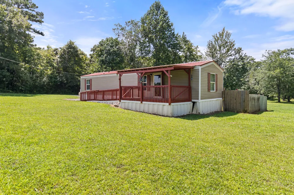 1430 Snyder Loop Graysville, TN 37338
