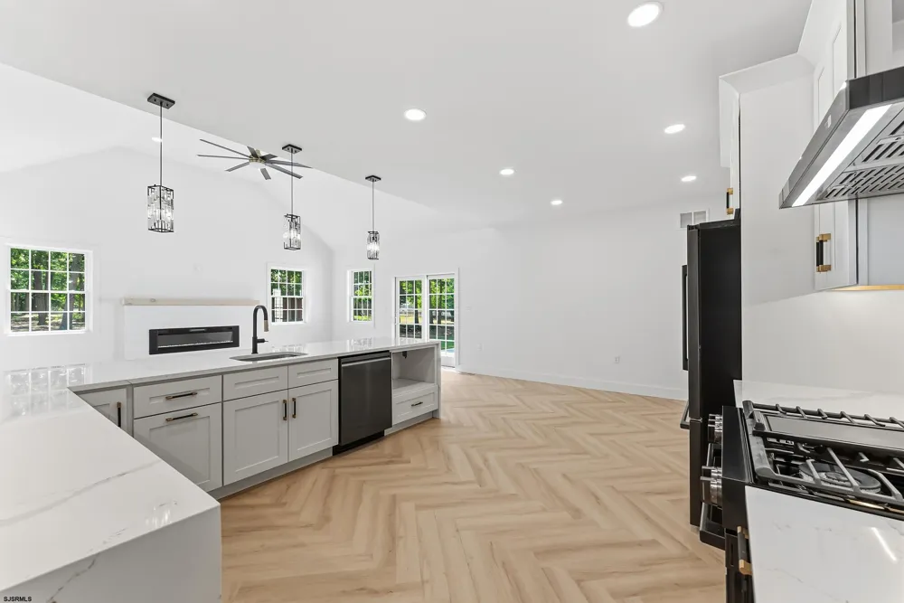 105 S Mount Airy Ave Egg Harbor Township, NJ 08234