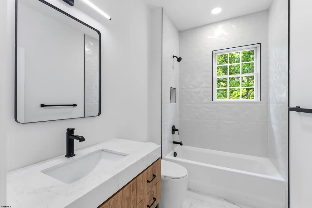105 S Mount Airy Ave Egg Harbor Township, NJ 08234