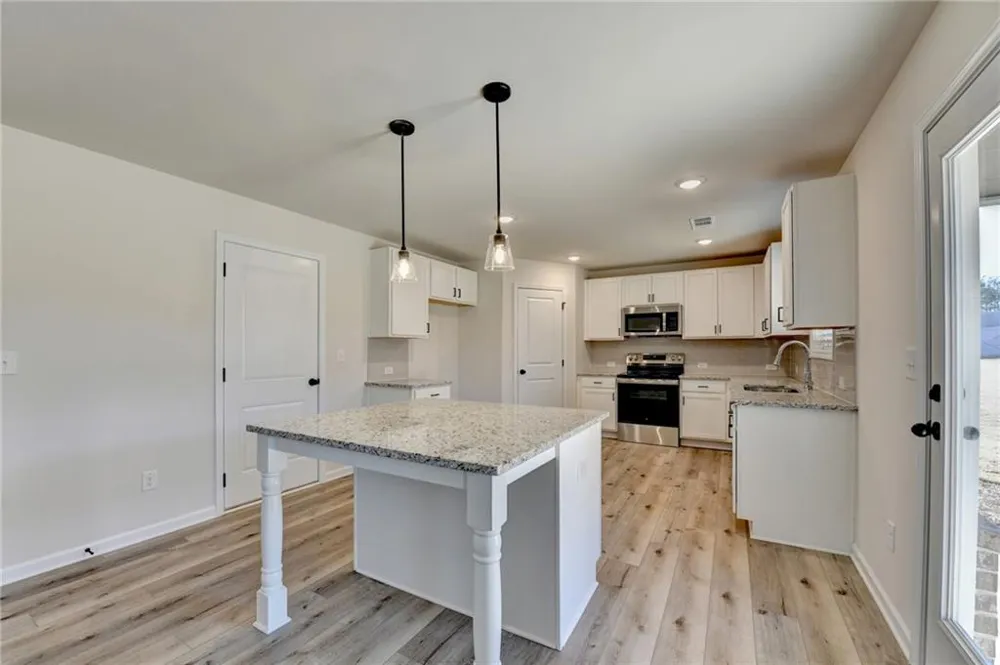 676 Rodeo Drive Auburn, GA 30011