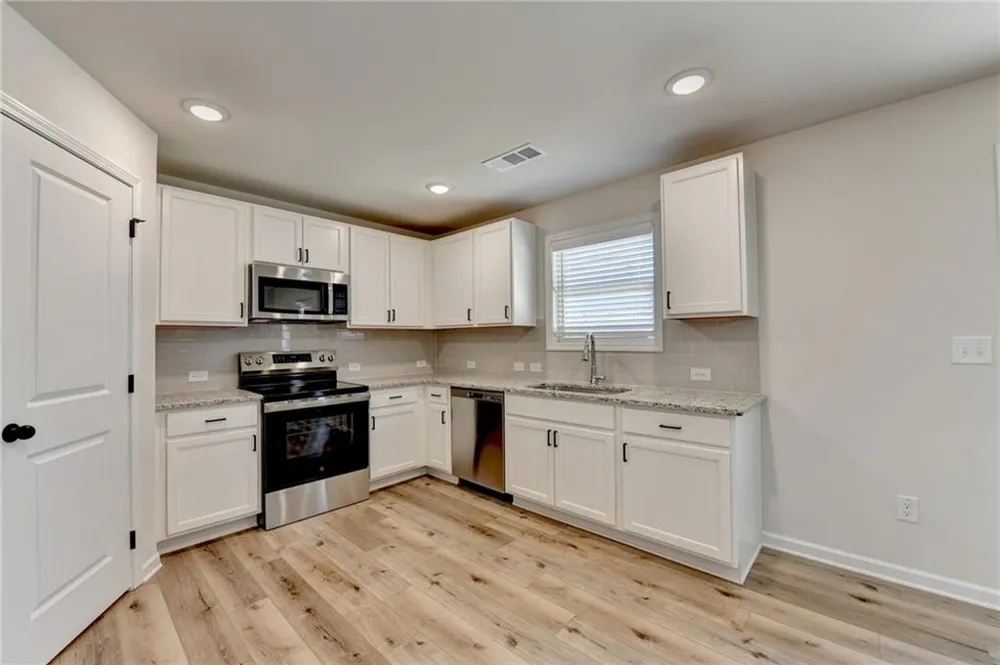 676 Rodeo Drive Auburn, GA 30011