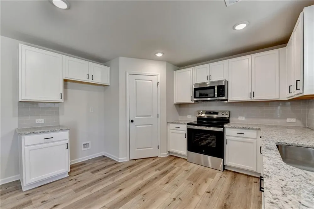 676 Rodeo Drive Auburn, GA 30011