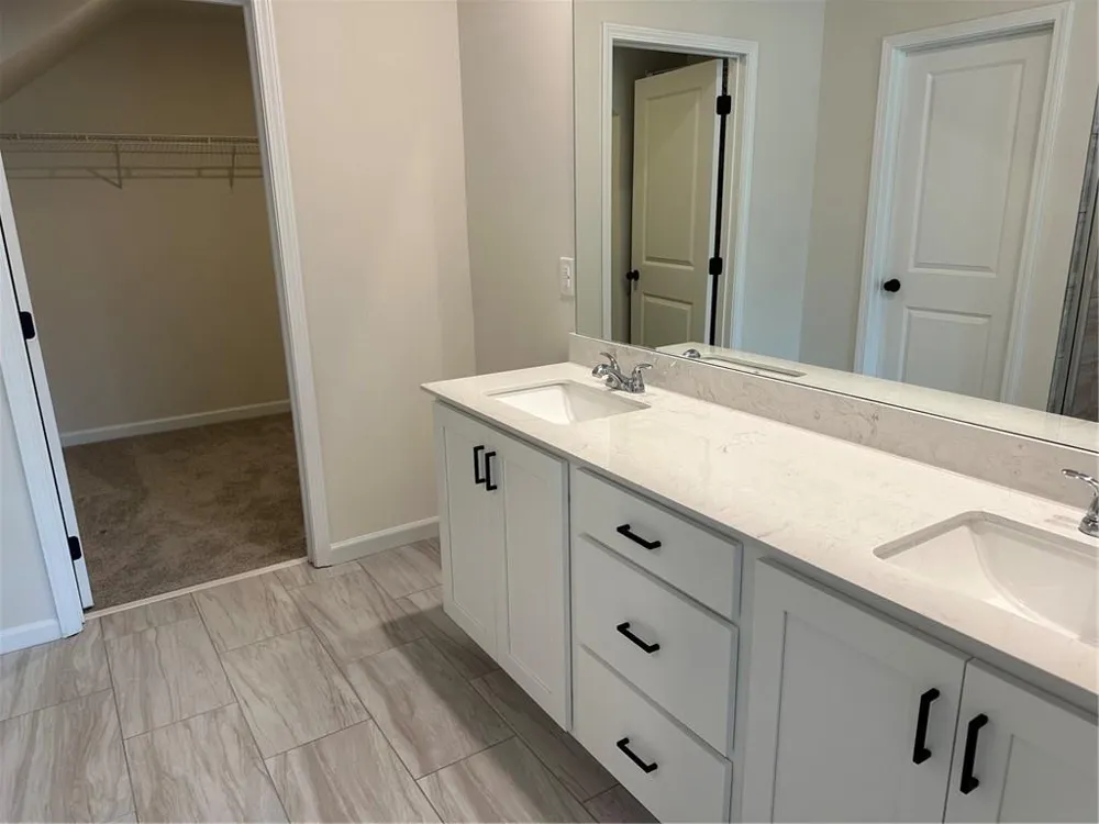676 Rodeo Drive Auburn, GA 30011