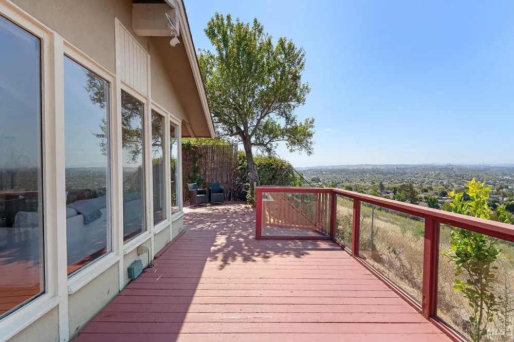 335 Skyline Drive Vallejo, CA 94591