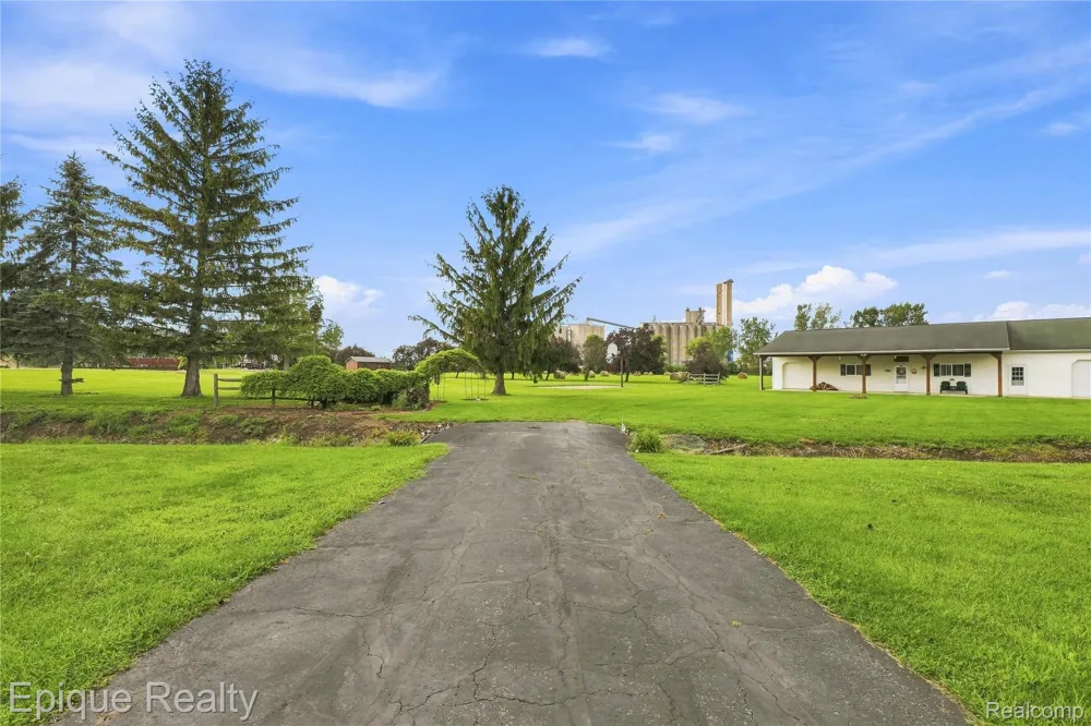 7228 Yankee Road Whiteford Township, MI 49267