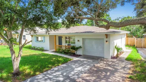 245 GROVE CIR N