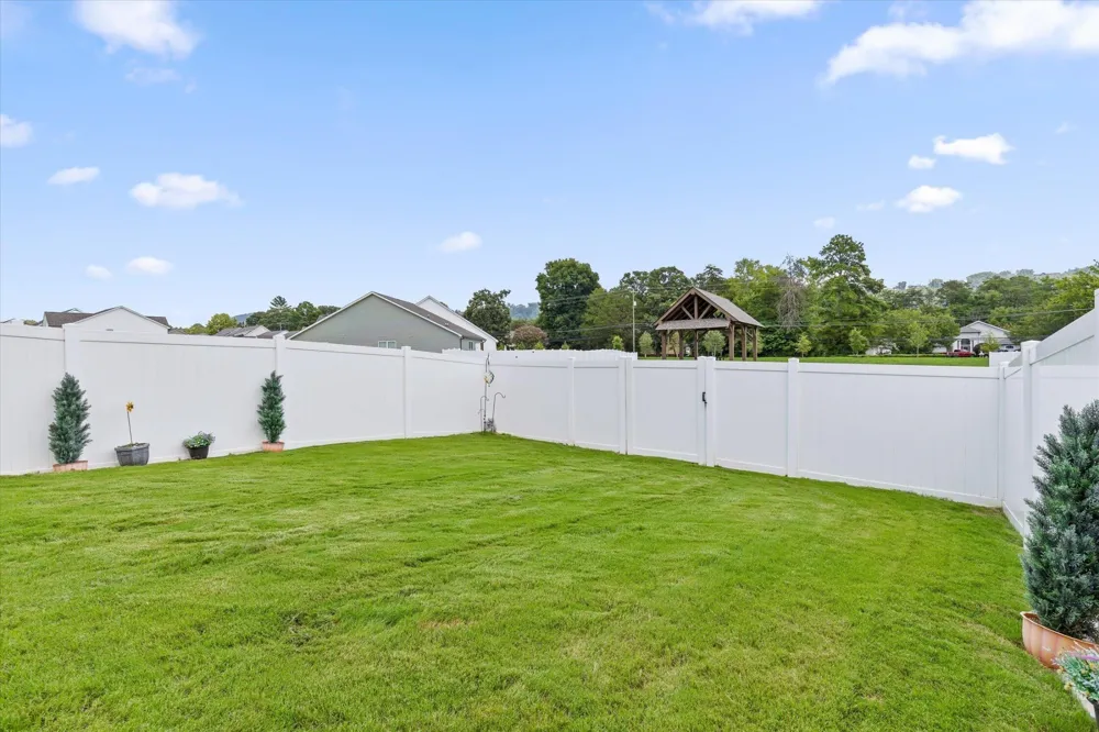 8876 James Creek Drive Ooltewah, TN 37363