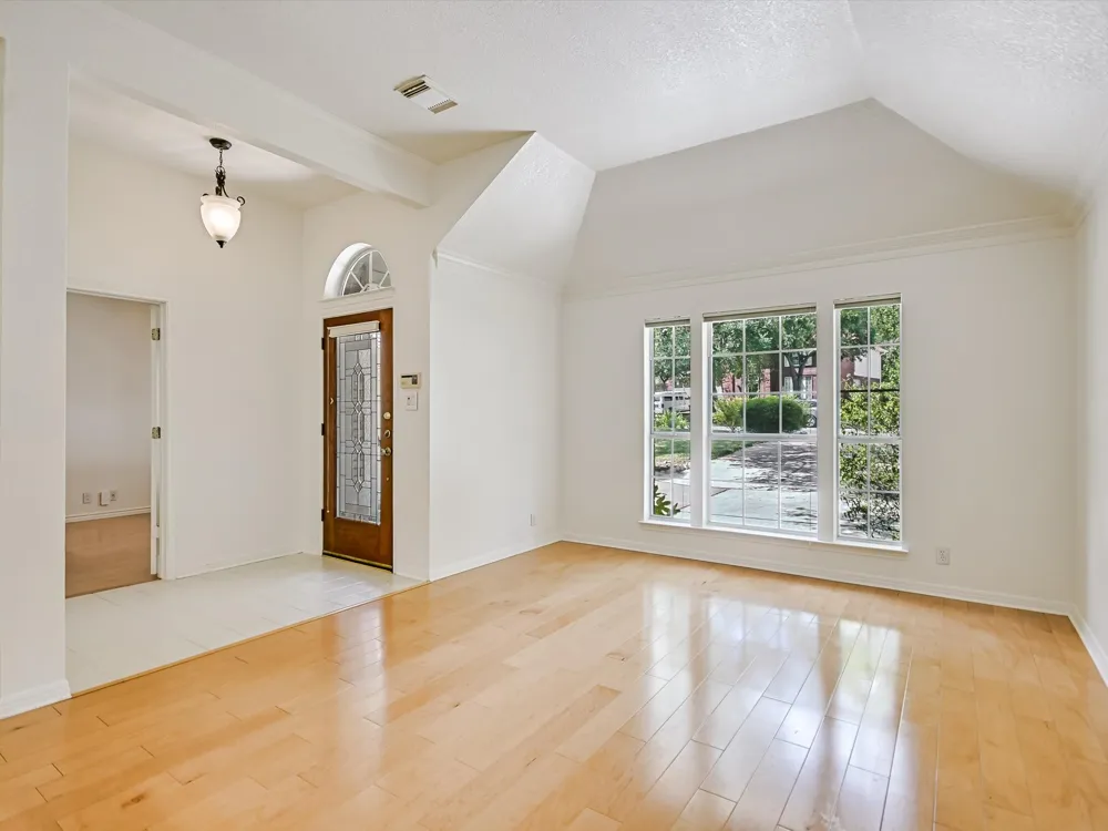 10817 Redmond Road Austin, TX 78739