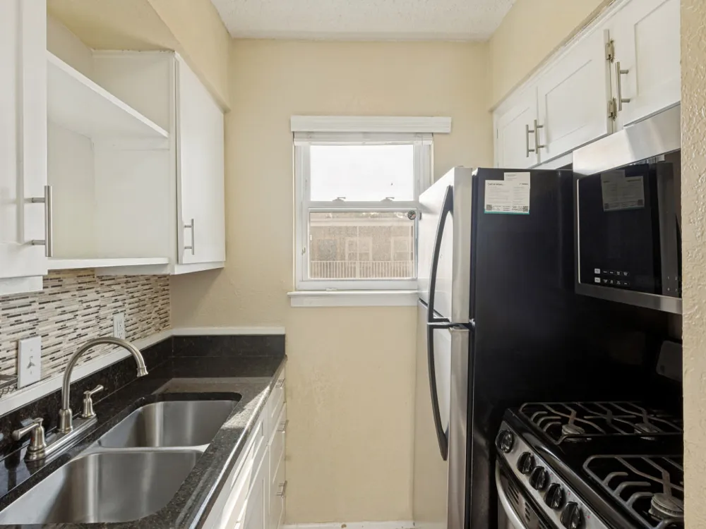 2401 Manor Rd #218 Austin, TX 78722