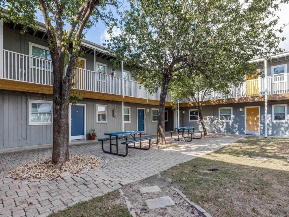 2401 Manor Rd #218 Austin, TX 78722