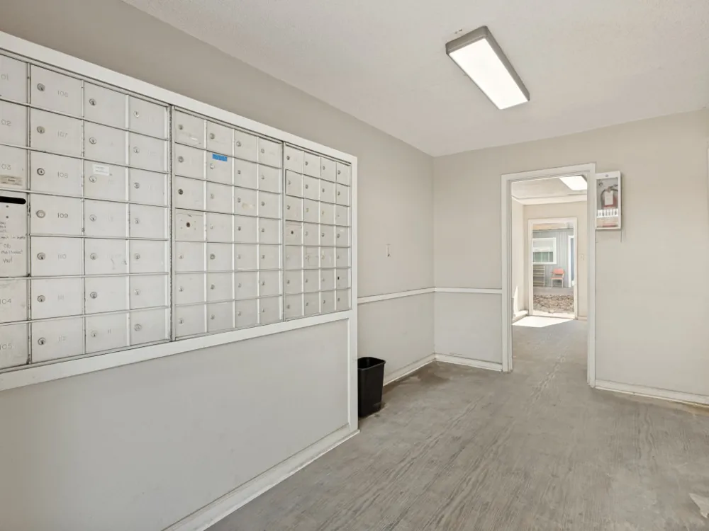 2401 Manor Rd #218 Austin, TX 78722
