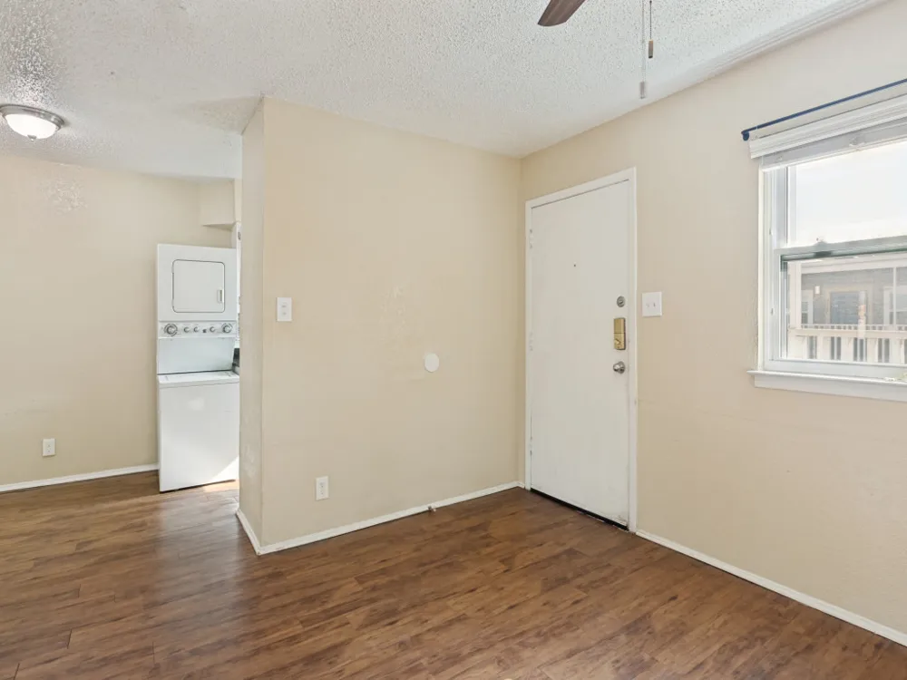 2401 Manor Rd #218 Austin, TX 78722