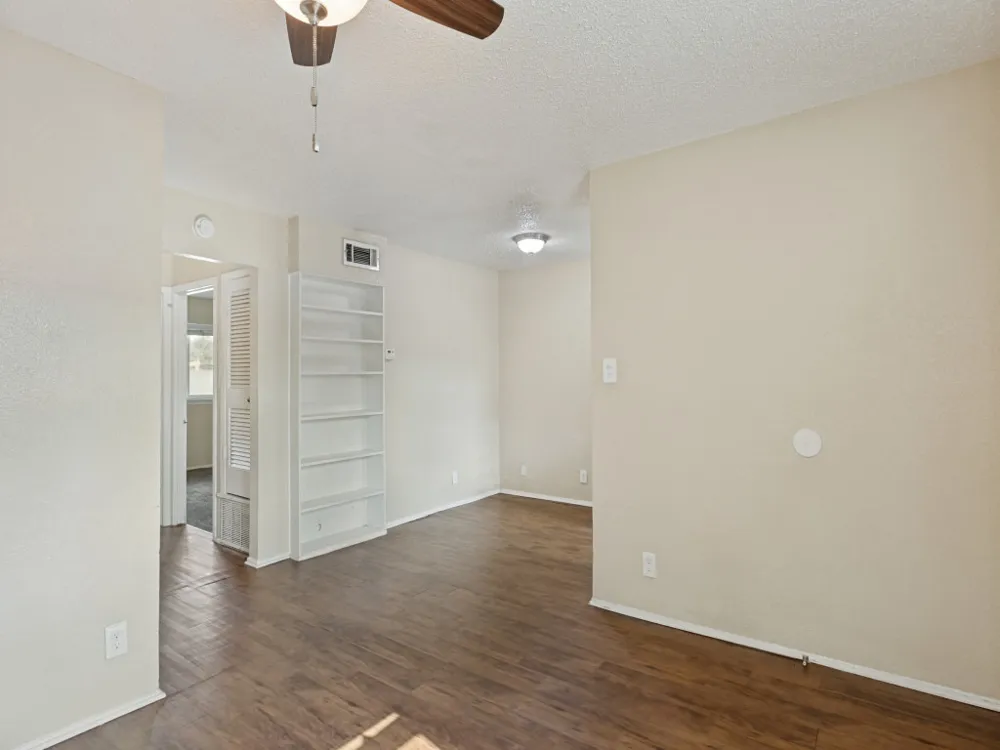 2401 Manor Rd #218 Austin, TX 78722