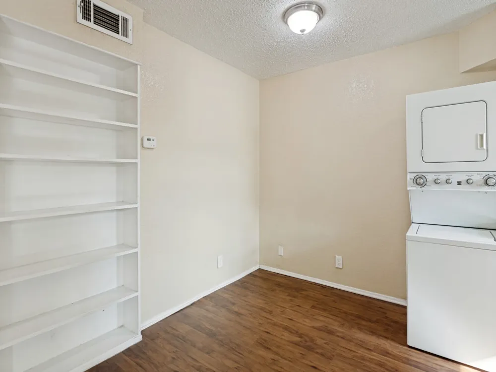 2401 Manor Rd #218 Austin, TX 78722