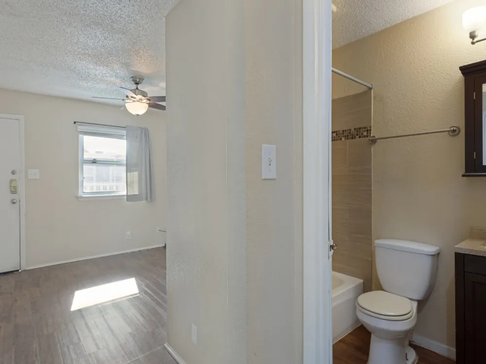 2401 Manor Rd #218 Austin, TX 78722