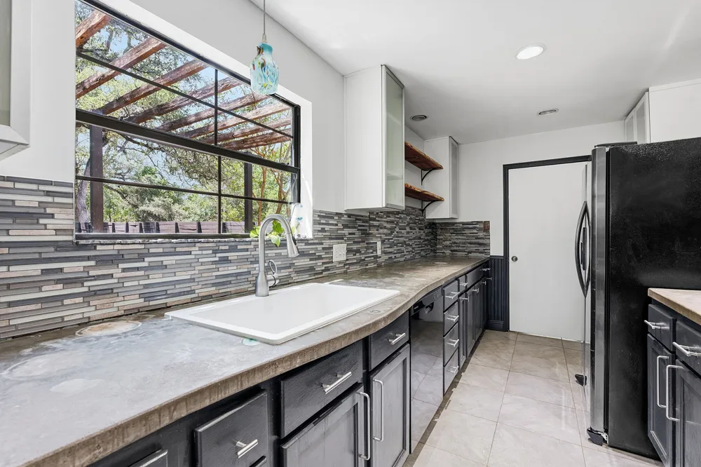 4 Acacia Drive Wimberley, TX 78676