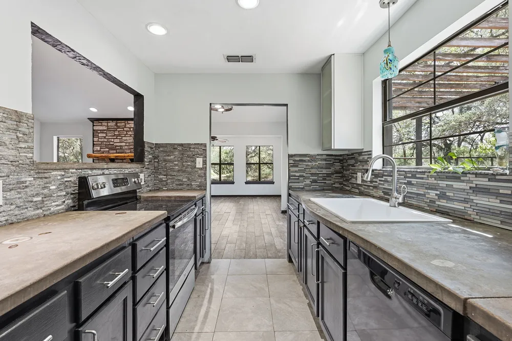 4 Acacia Drive Wimberley, TX 78676
