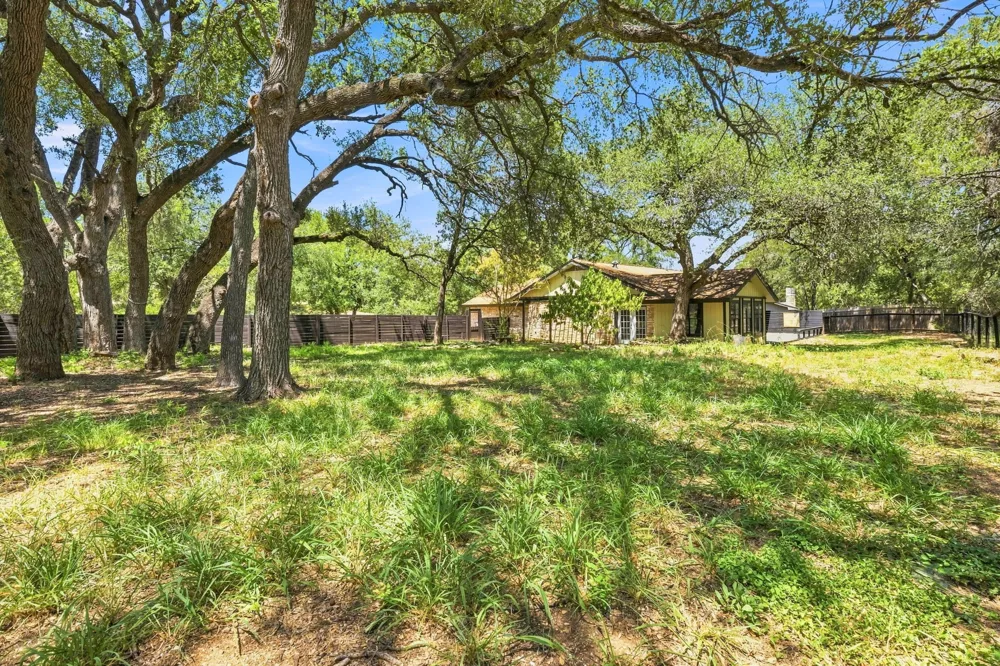4 Acacia Drive Wimberley, TX 78676