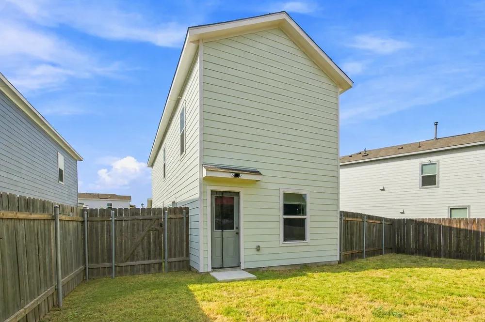 54 Trinity Circle Lockhart, TX 78644