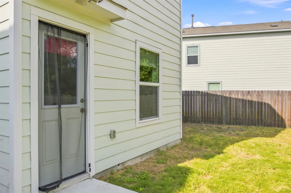 54 Trinity Circle Lockhart, TX 78644
