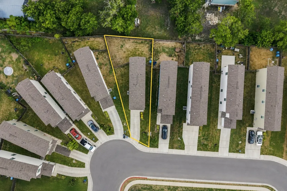 54 Trinity Circle Lockhart, TX 78644