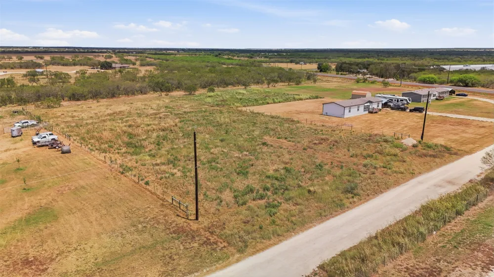 3 Private Rd 3042 Gonzales, TX 78629